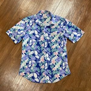 Party Shirt International tech shirt size xs